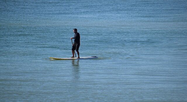 Undgå farlige situationer på vandet med disse paddleboard-sikkerhedstips